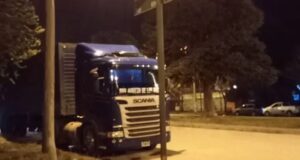 Esquel | Dos camioneros incumplieron el protocolo y fueron detenidos en una cerveceria