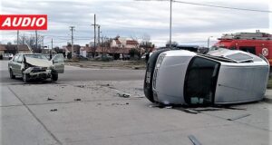 Trelew | Ocho personas al hospital tras espectacular accidente al sur de la ciudad