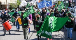 Madryn | Trabajadores estatales recorren las calles céntricas