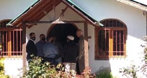 El Bolsón | Tensión por un grupo de mapuches que tomó una iglesia y tiene de rehén a un franciscano