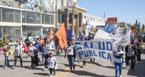 Madryn | Una multitud de trabajadores estatales marcharon