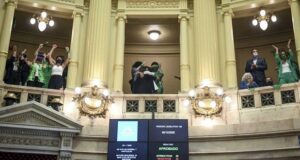 Este jueves se promulga la legalización del aborto