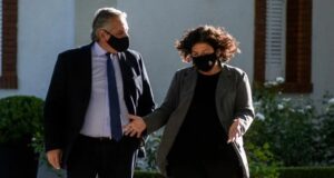 Vacunas: el Gobierno avanza en la negociación con Pfizer y con EE.UU. para recibir donación