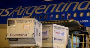 Llegaron otras 464.000 vacunas y se completa la entrega de Sinopharm