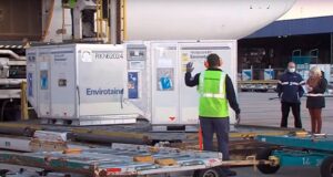 Llegan hoy al país otras 530.400 dosis de Astrazeneca