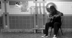 Arjona cantó en el subte de Nueva York y nadie lo reconoció