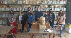 Madryn | Entrega de libros a bibliotecas de la ciudad