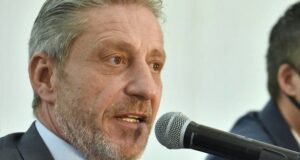 Chubut | Sin dar mayores detalles Arcioni adelantó que habrá una recomposición salarial para los estatales