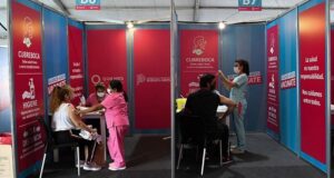 El Gobierno insta a completar el esquema de vacunación por la variante Ómicron