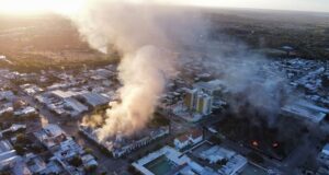 Chubut en llamas:  Prendieron fuego Casa de Gobierno y la Procuración en Rawson