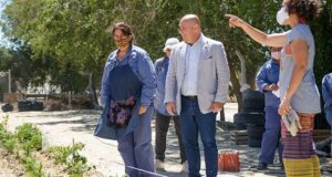 Madryn | Sastre visitó a quienes llevan adelante la inicitiva “madres de la huerta”