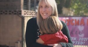 La conmovedora historia de la maestra que adoptó a su alumna de 9 años