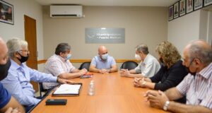 Madryn | La sociedad Italiana presentó un proyecto al intendente para la creación de una escuela bicultural