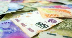 Por qué quieren sacarle dos ceros al peso y que el billete de .000 pase a ser de 