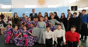 Chubut | Arcioni encabezó el acto por el Día de la Independencia en Aldea Beleiro