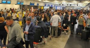 Aeroparque: cancelaciones y demoras por una medida gremial