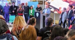 Madryn | Sastre encabezó el acto de apertura del 29º Encuentro de Escritores Patagónicos y de la Feria Municipal del Libro