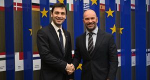 Torres Impulsa a Chubut en el Escenario Internacional