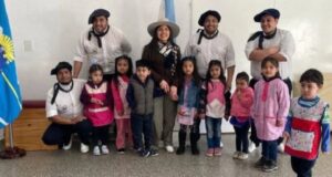 Maite Guzmán llevó su voz campera al Jardín 420 de El Maitén