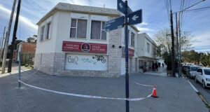 Atacaron a balazos la oficina judicial de Comodoro Rivadavia: nueve personas fueron detenidas Atacaron a balazos la oficina judicial de Comodoro Rivadavia: nueve personas fueron detenidas