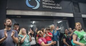 El Gobierno anunció la eliminación de ANDIS y el traspaso de funciones al Ministerio de Salud