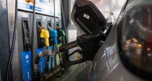 El consumo de combustibles cayó 6,4% en julio y marcó su peor registro en dos años
