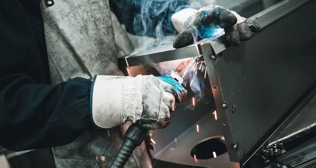 Una metalúrgica les ofrece “las sobras de bronce” a empleados para pagar deudas Una metalúrgica les ofrece “las sobras de bronce” a empleados para pagar deudas