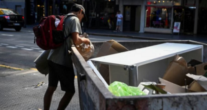 La pobreza subió al 32,3% en el primer semestre y alcanzó a 15,5 millones de personas