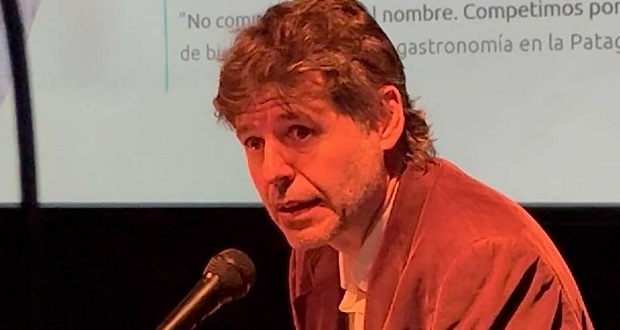 Diego Conca Lapasset asumió al frente de la Agencia de Turismo de El Bolsón Diego Conca Lapasset asumió al frente de la Agencia de Turismo de El Bolsón