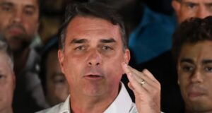 Flávio Bolsonaro llegó a Estados Unidos tras perder las elecciones en Brasil