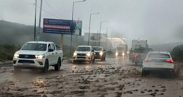 El temporal golpea a Neuquén: hay rutas cortadas, calles anegadas y operativos de asistencia